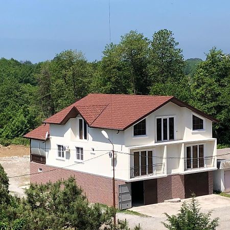 Guest House Гости Pizunda Esterno foto