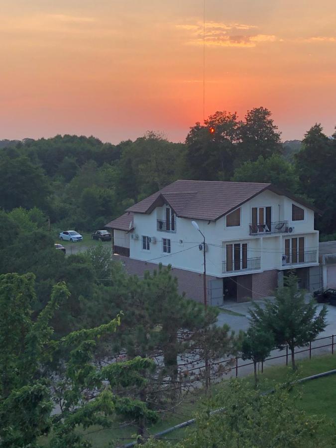 Guest House Гости Pizunda Esterno foto